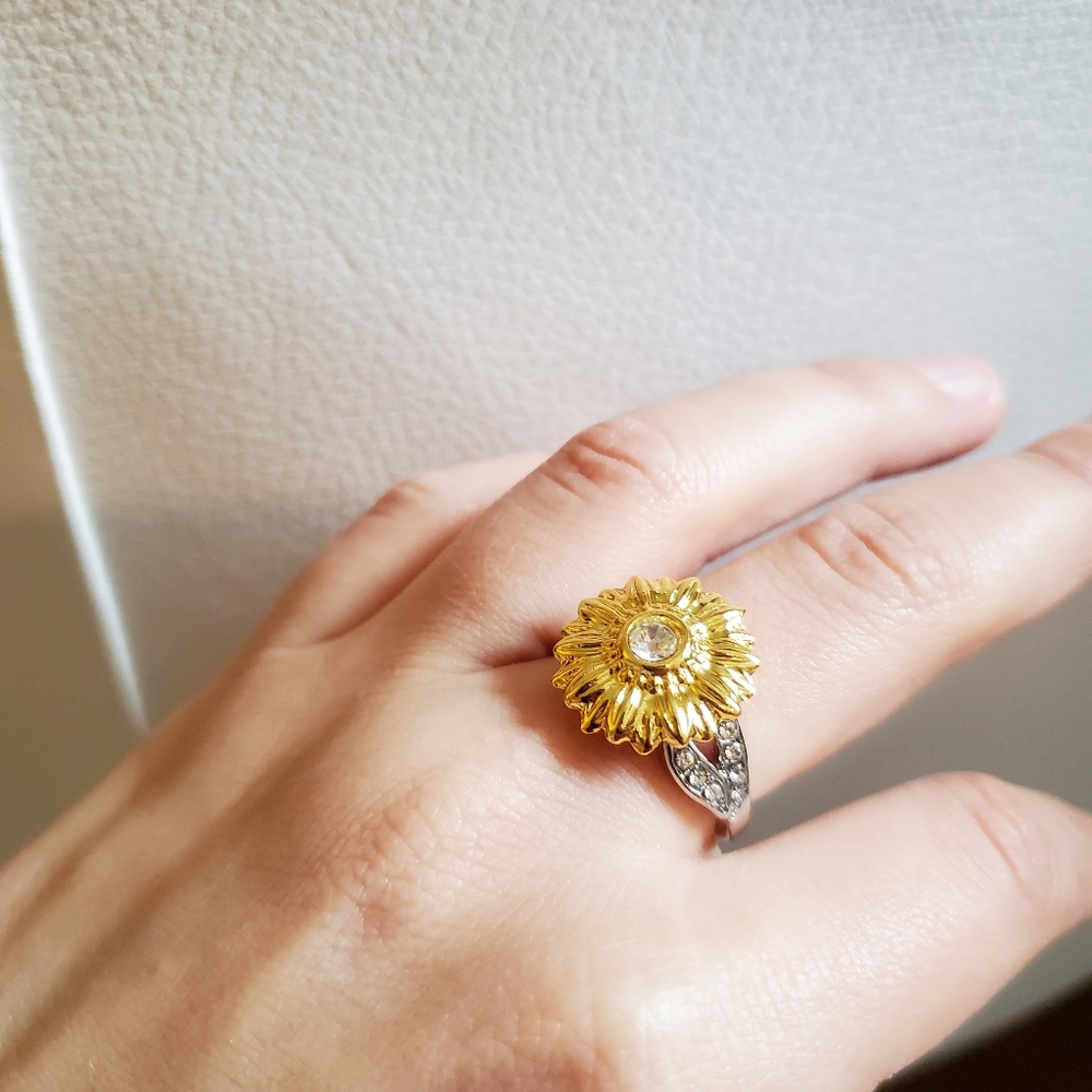 NWOT Sunflower Ring - Picture 11 of 16